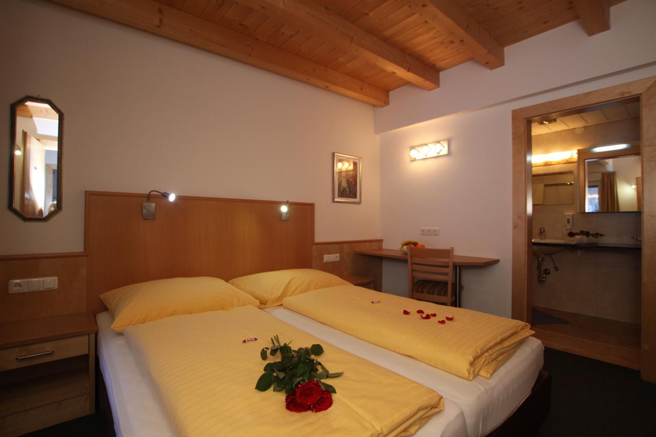Gaestehaus Alpina Sankt Anton am Arlberg Exterior photo