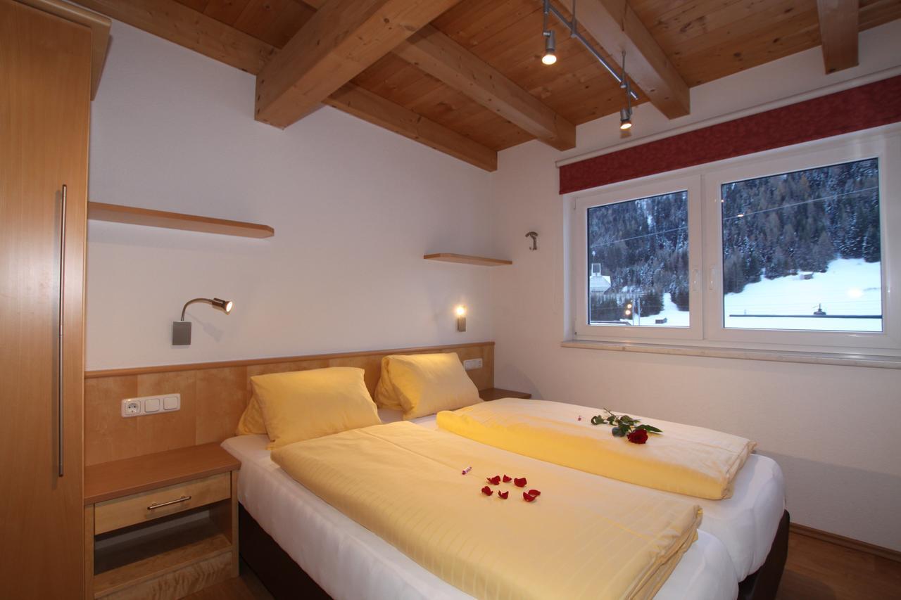 Gaestehaus Alpina Sankt Anton am Arlberg Exterior photo